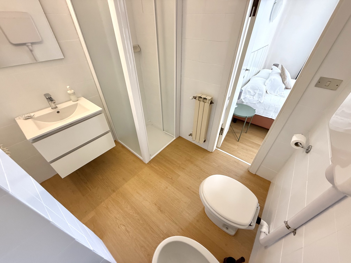 En-suite bathroom