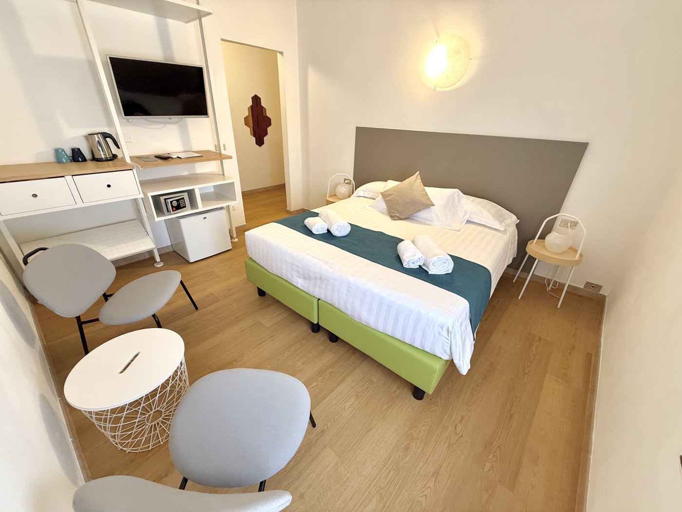 Hotel Vittoria guest room